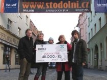 Předání symbolického šeku Stodolni.cz