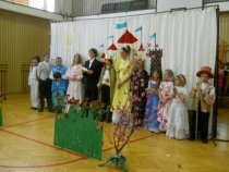 Divadlení soubor Košatka: O Šípkové Růžence – neděle 29. dubna 2012